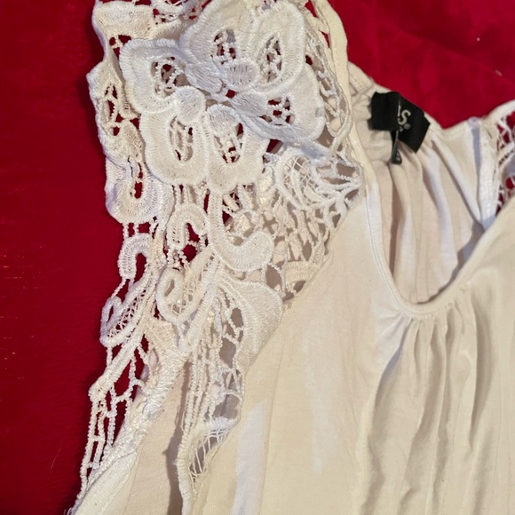 Ladies white medium ABS Collection top with lace sleeves - Picture 2 of 4